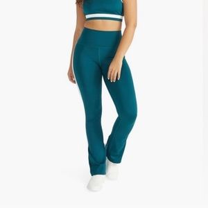 NWT JustFab Contrast Bootcut Active Leggings | Size: XL